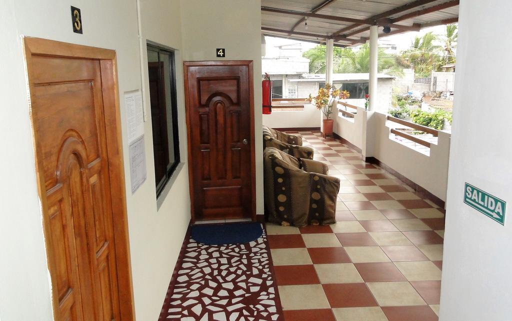Hostal Arena Negra Puerto Ayora  Bagian luar foto