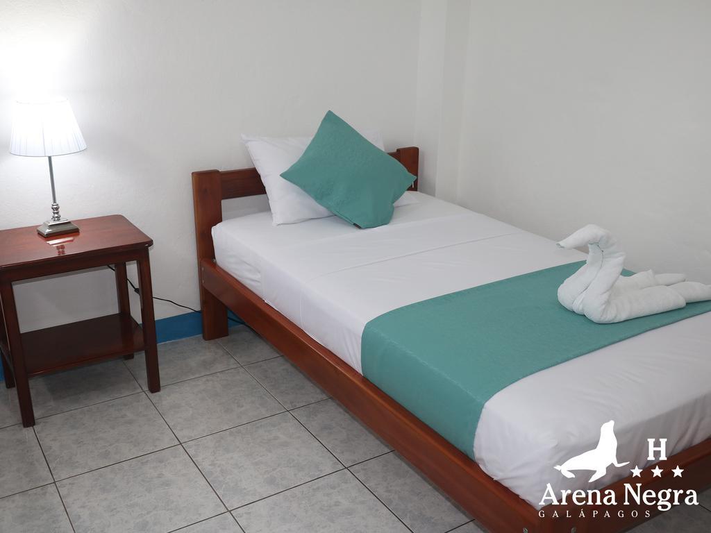 Hostal Arena Negra Puerto Ayora  Bagian luar foto