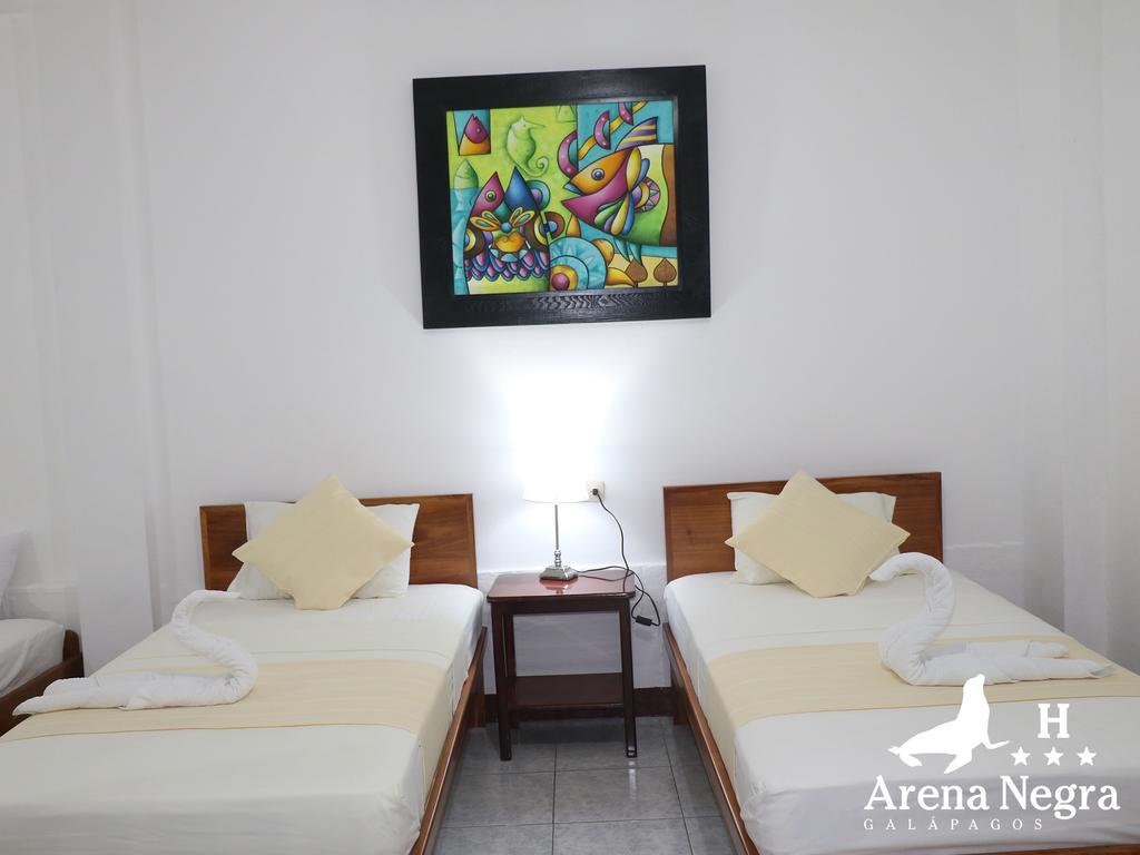 Hostal Arena Negra Puerto Ayora  Bagian luar foto