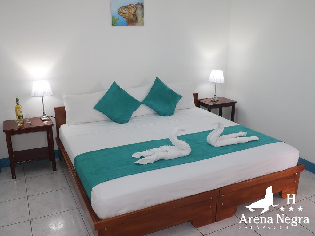 Hostal Arena Negra Puerto Ayora  Bagian luar foto