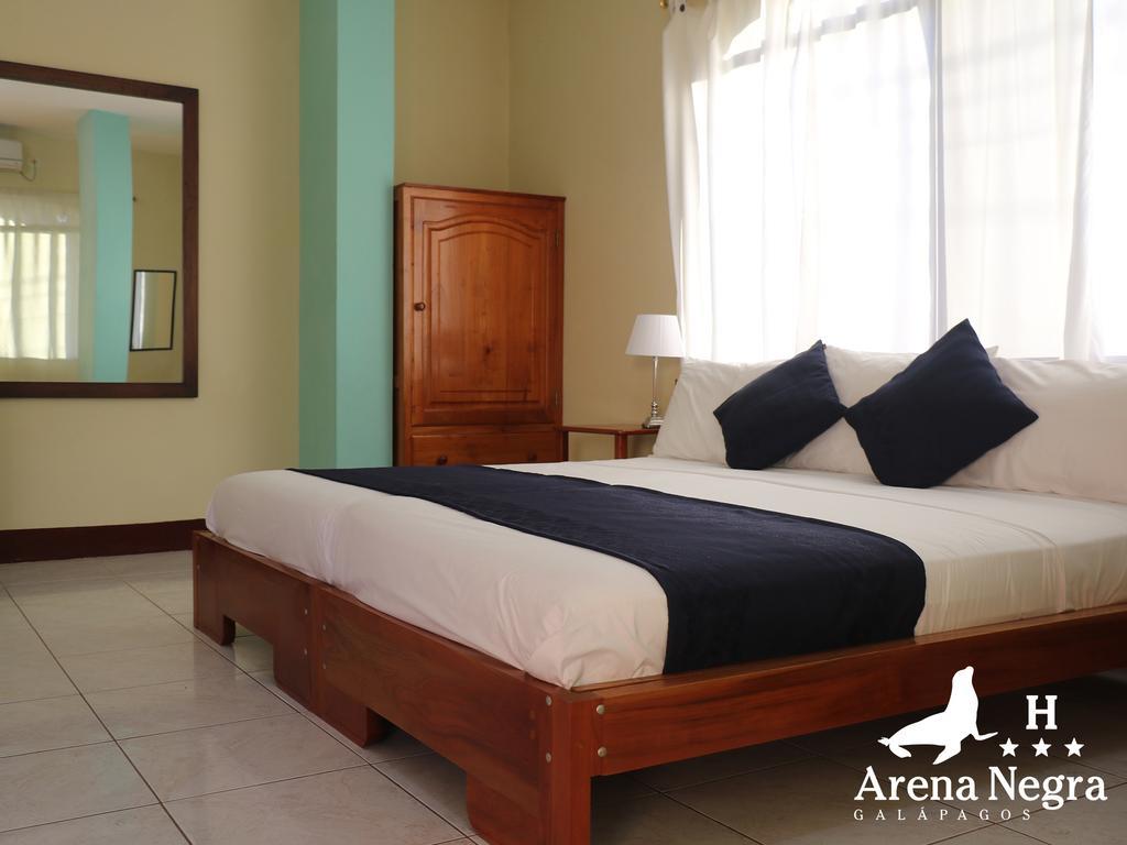 Hostal Arena Negra Puerto Ayora  Bagian luar foto