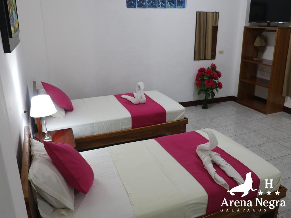 Hostal Arena Negra Puerto Ayora  Bagian luar foto