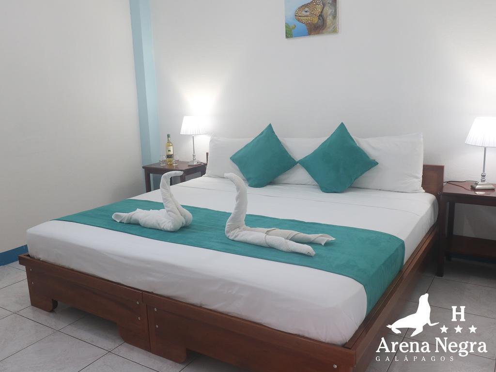 Hostal Arena Negra Puerto Ayora  Bagian luar foto