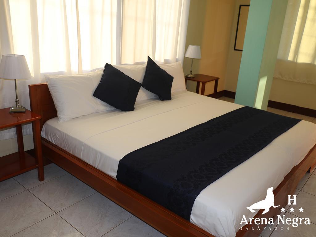 Hostal Arena Negra Puerto Ayora  Bagian luar foto
