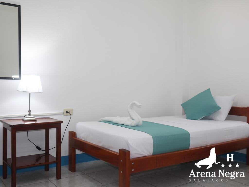 Hostal Arena Negra Puerto Ayora  Bagian luar foto