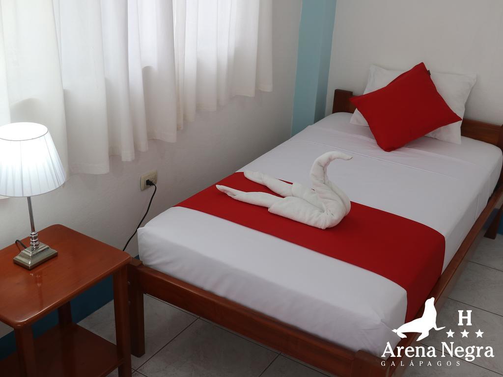 Hostal Arena Negra Puerto Ayora  Bagian luar foto