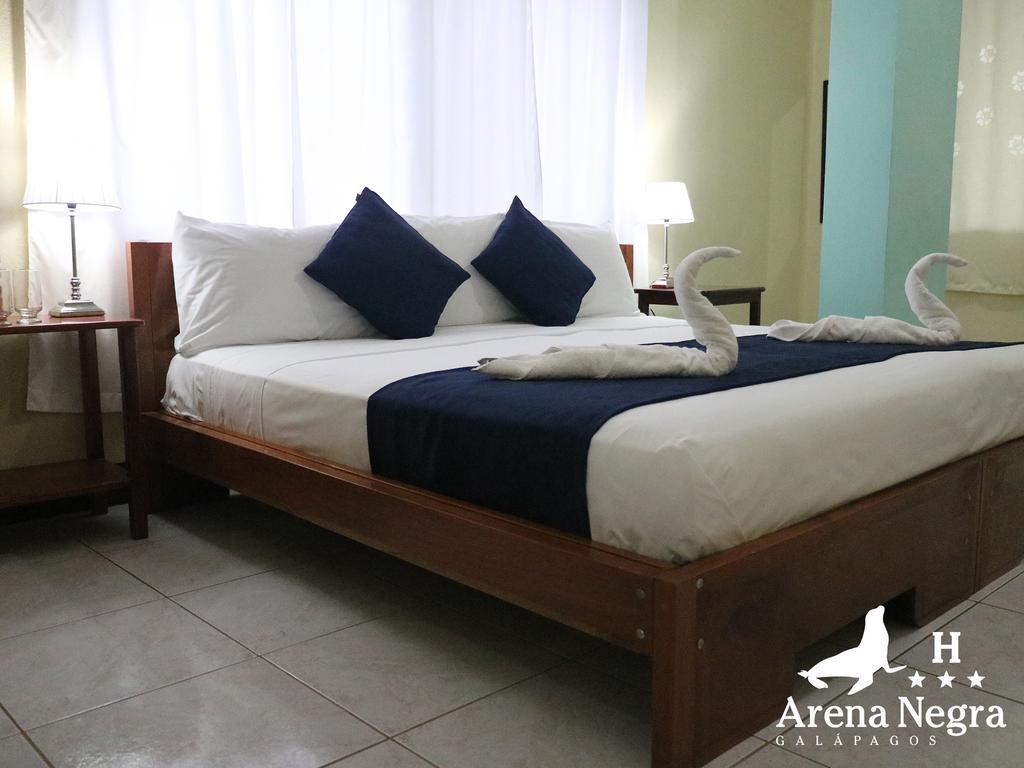 Hostal Arena Negra Puerto Ayora  Bagian luar foto