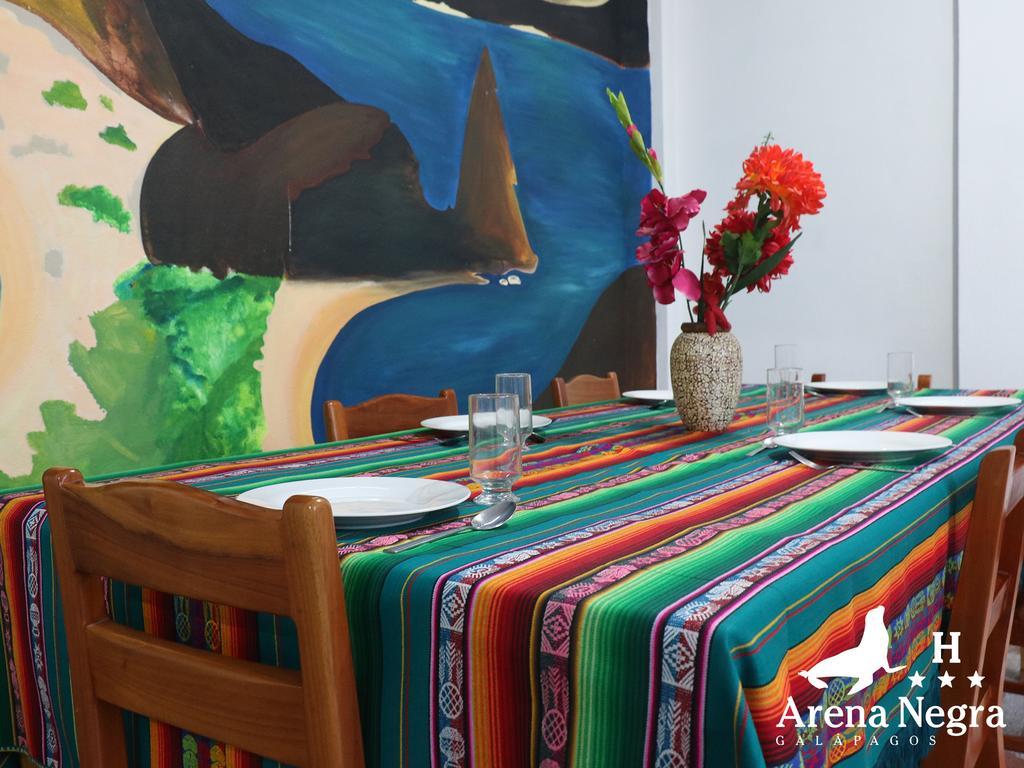 Hostal Arena Negra Puerto Ayora  Bagian luar foto