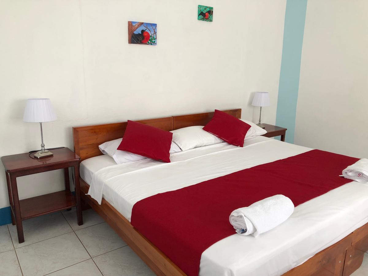 Hostal Arena Negra Puerto Ayora  Bagian luar foto