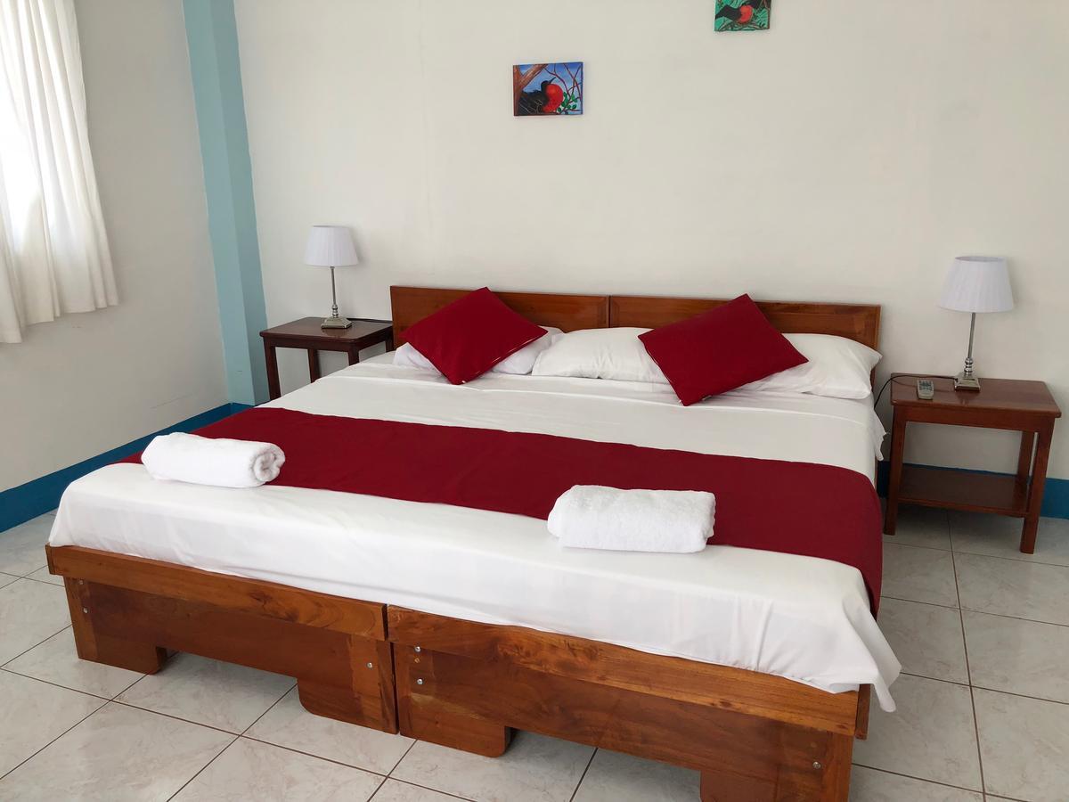 Hostal Arena Negra Puerto Ayora  Bagian luar foto