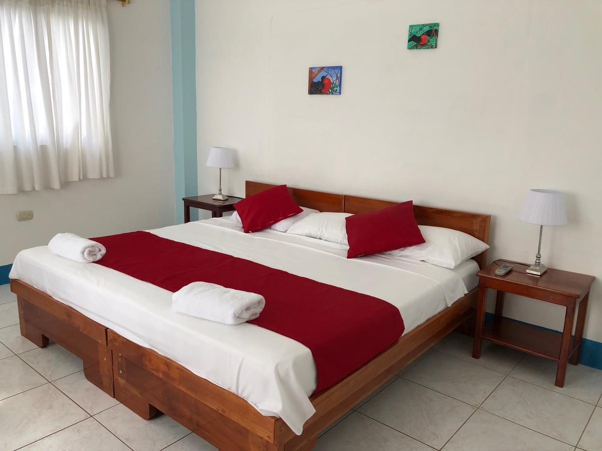 Hostal Arena Negra Puerto Ayora  Bagian luar foto