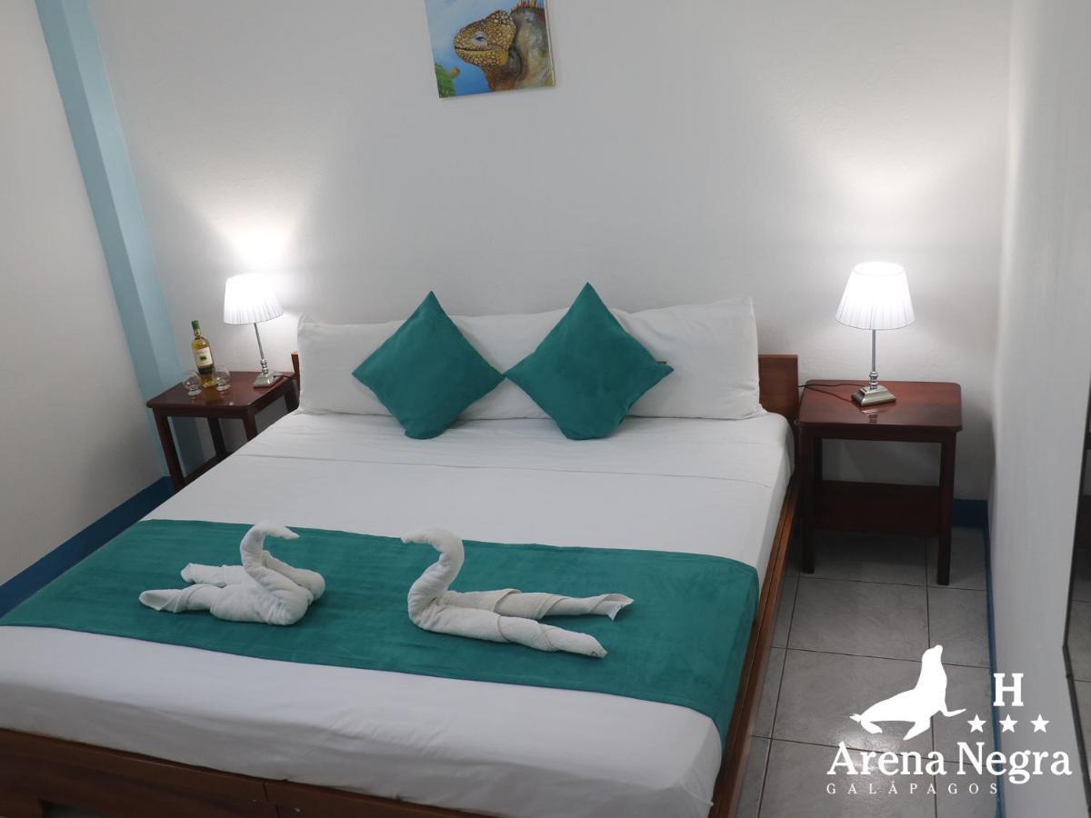 Hostal Arena Negra Puerto Ayora  Bagian luar foto
